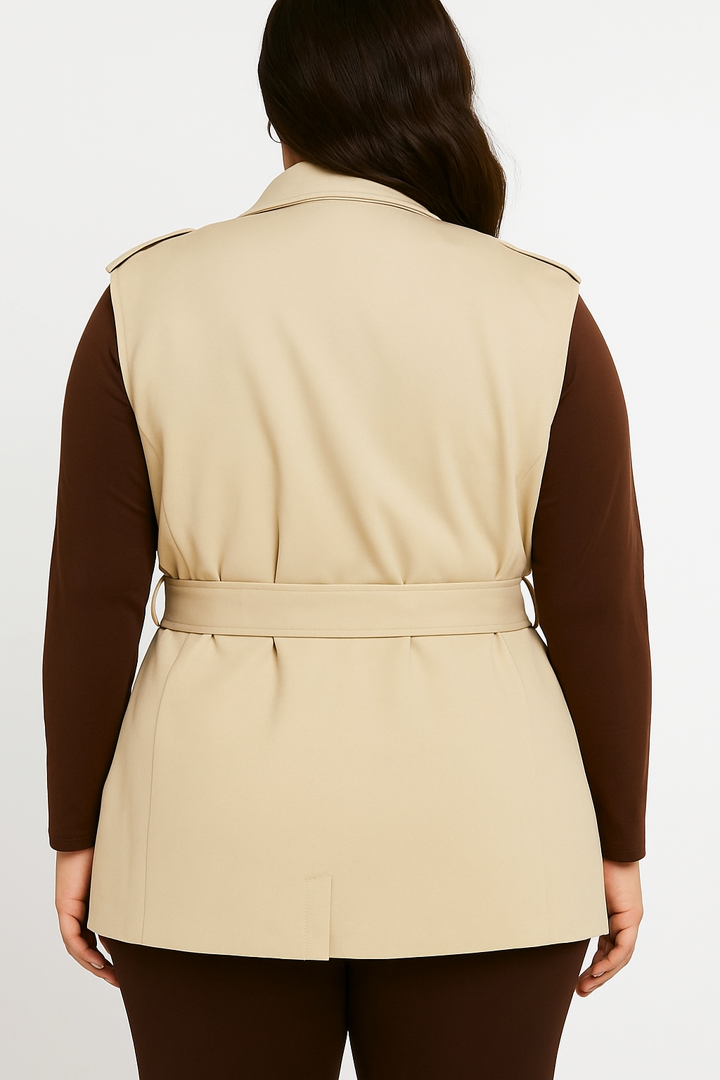 Chaleco con hombreras y cinturón